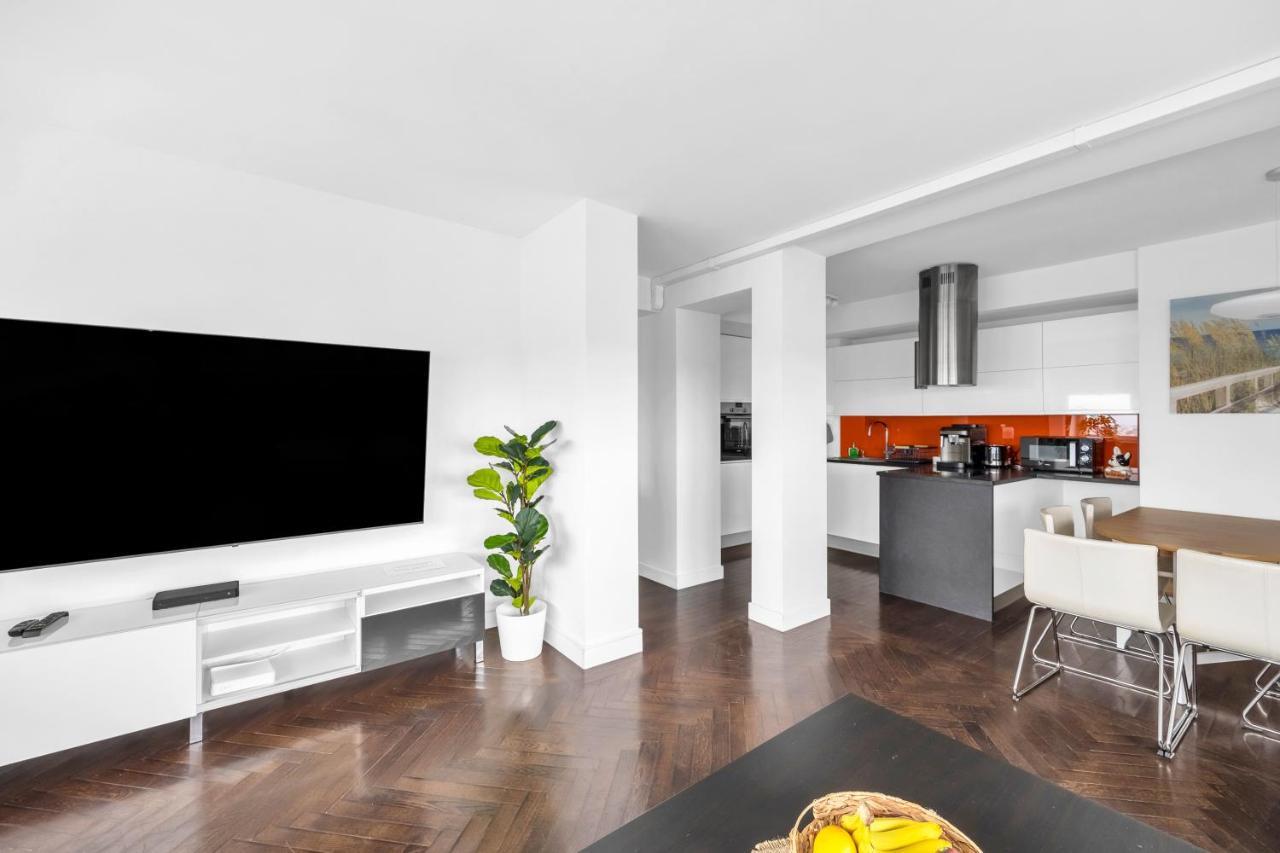 23Rd Floor 3Br Apt With Views Of 바르샤바 외부 사진